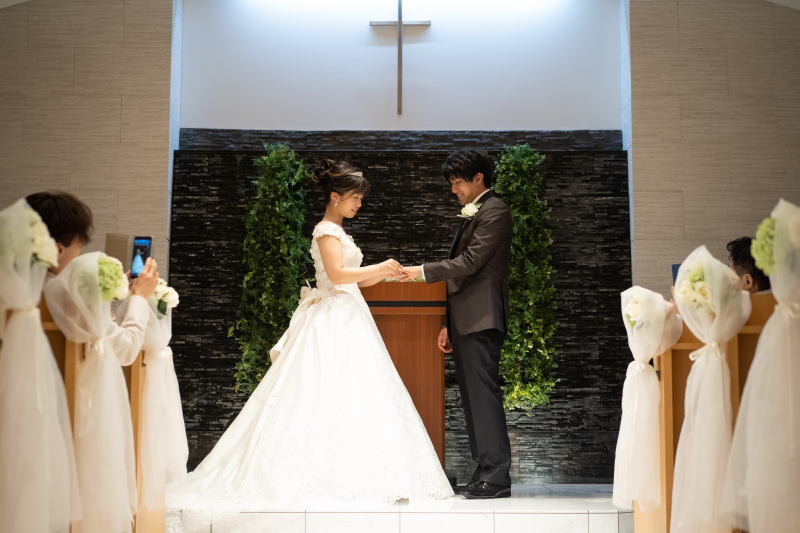 指輪交換、ベールアップなど挙式さながらの撮影