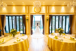 大切な方に囲まれてチャペル撮影、衣装を着たまま会食