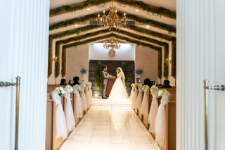 【手作り結婚式プラン】本格的なチャペルでの人前結婚式+写真撮影　衣装やヘアメイク、データなど必要な項目がセットプラン