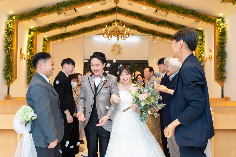 【手作り結婚式プラン】本格的なチャペルでの人前結婚式+写真撮影　衣装やヘアメイク、データなど必要な項目がセットプラン