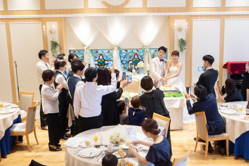 【チャペル撮影+会食】ドレスを着たまま10名会食付きプラン 150cutデータ付 全てコミコミ安心プラン 土日祝もOK
