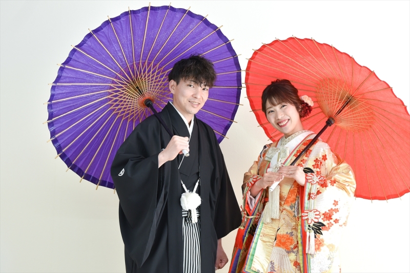 和傘を持って…