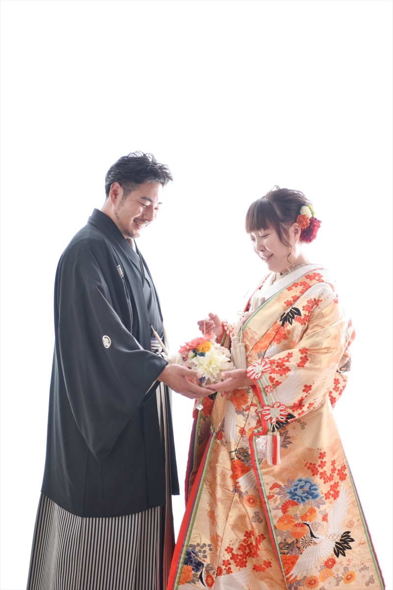 ボールブーケを持って