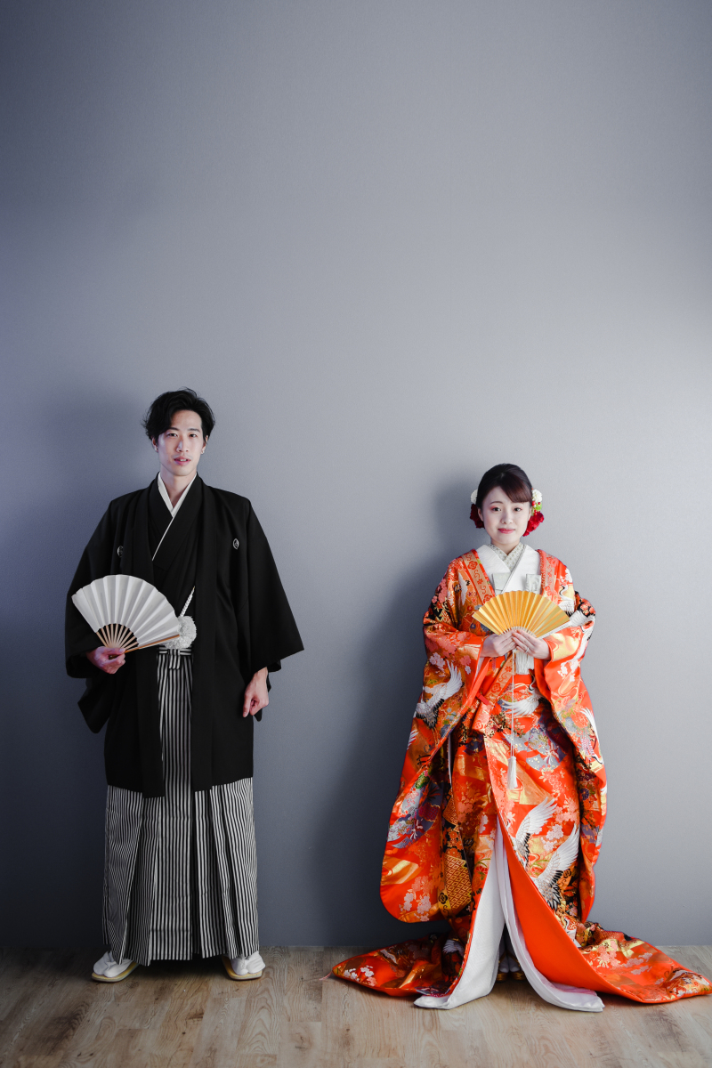 扇子を持ってかっこよく