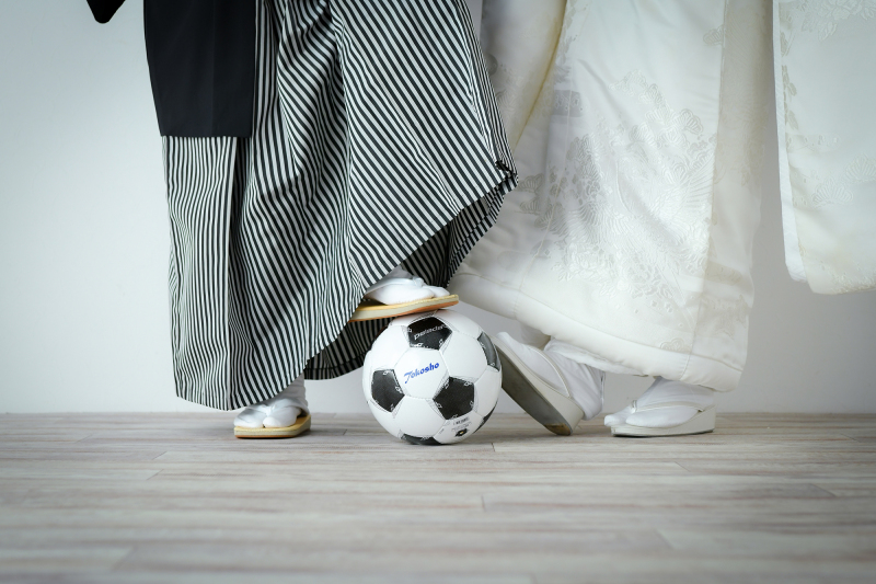 お二人の想いでのサッカーボールと」