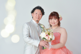 カラードレス＆ウエディングドレスでスタジオ撮影