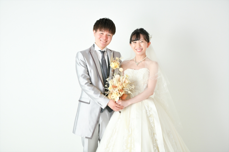 スタジオでウェディングドレス撮影…♡