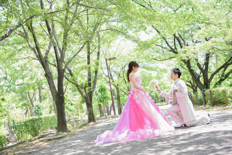 ブーケを渡してプロポーズ