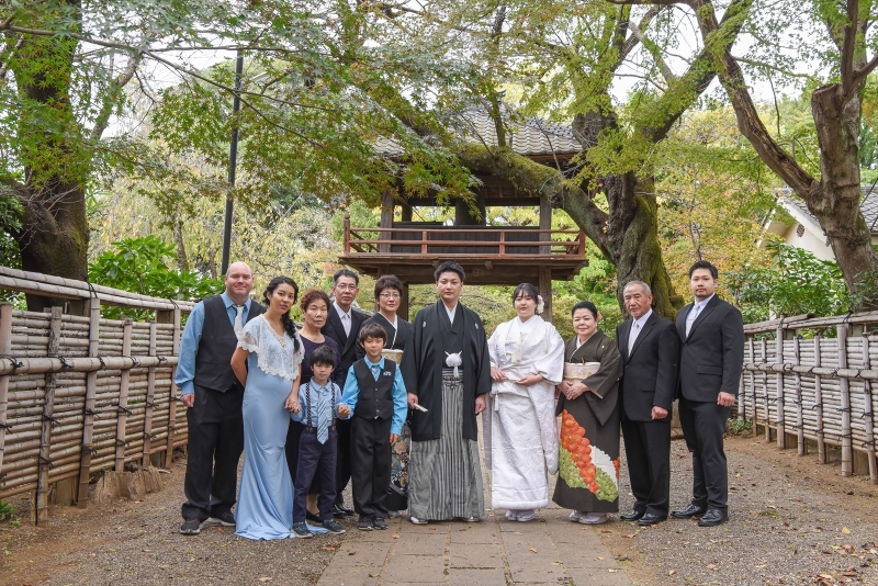ご列席の皆様と一緒に撮影…♡