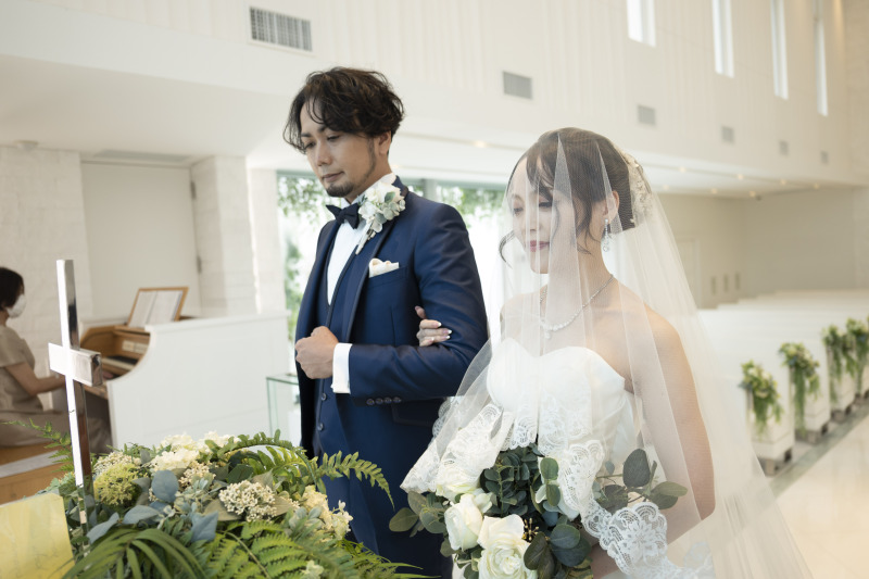 【挙式】牧師先生の前にて