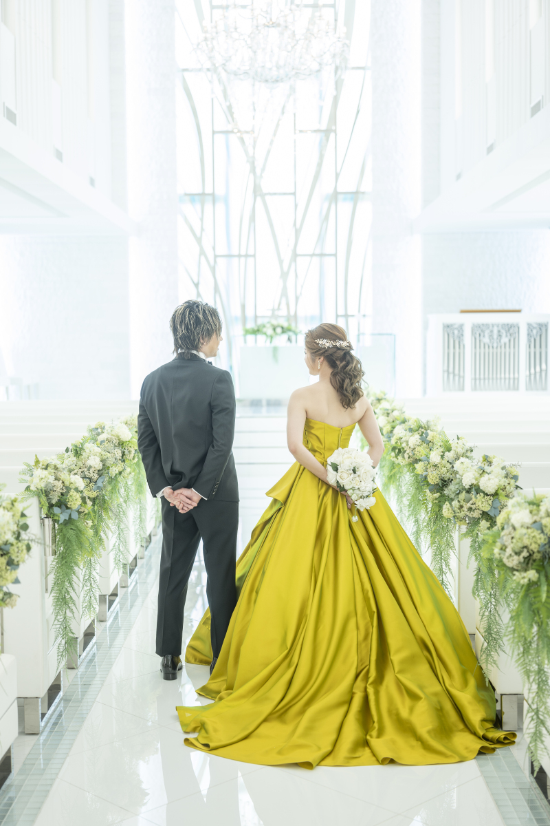 真っ白なチャペル&オリーブカラードレス