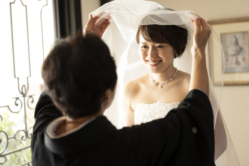 お母様とベールダウンシーン