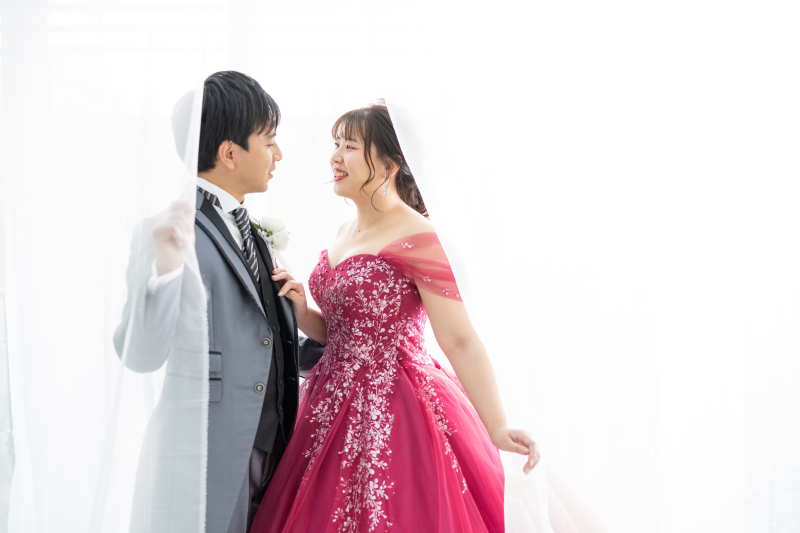 真っ白なカーテンに包まれて