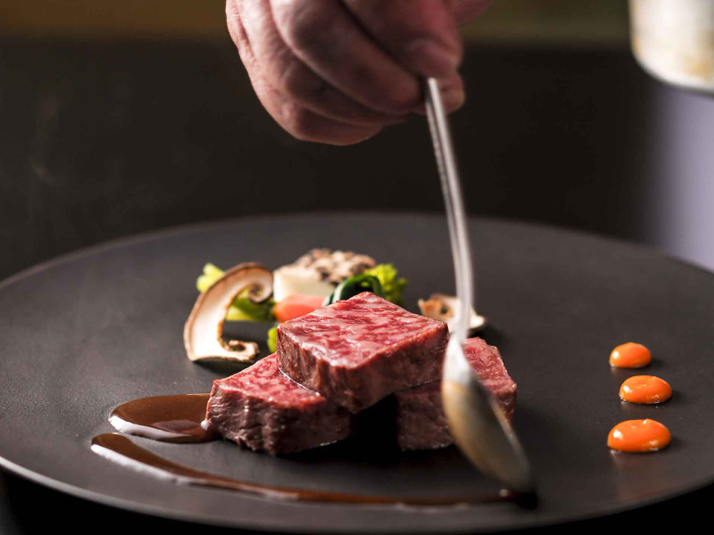 SCENE+RESORT_会食ができる