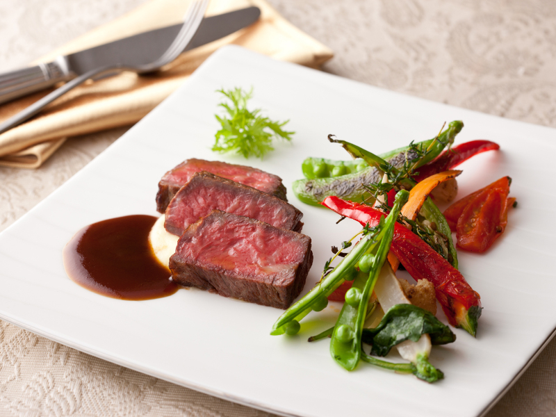 SCENE+RESORT_会食ができる