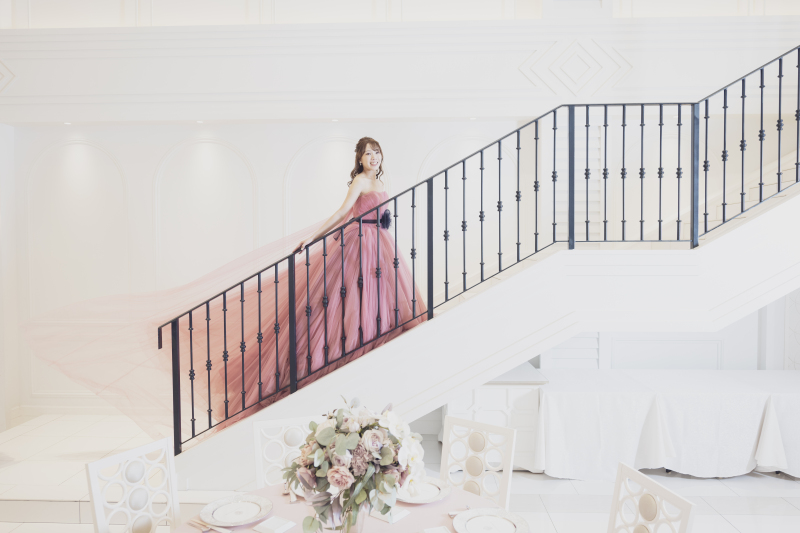 カラードレス映えする結婚式場の贅沢ロケーション