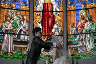 結婚の記念に派手な披露宴ではなく、おふたりらしいフォトウエディング