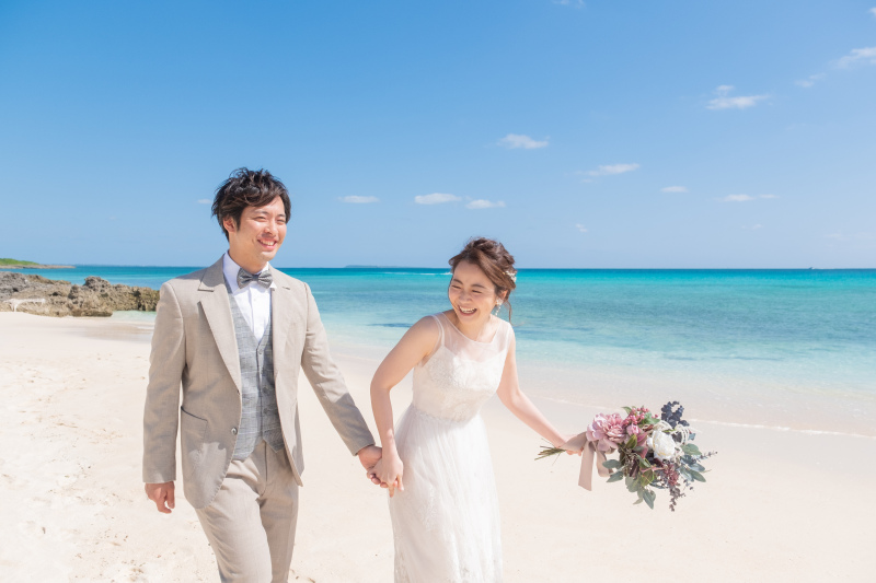 天気のいいビーチで楽しくお散歩!