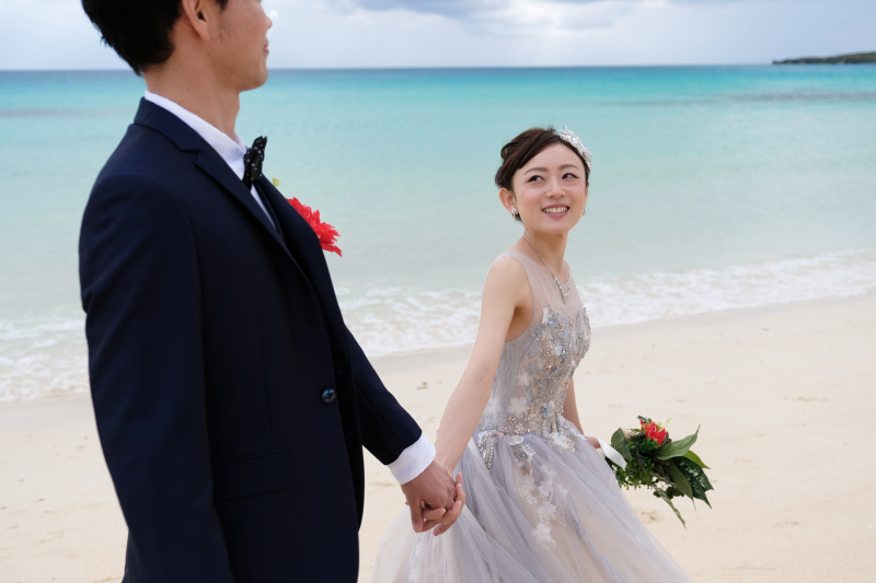 最寄りのビーチ『渡口の浜』へ