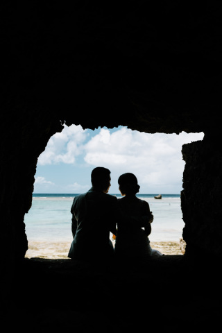 夕景や、沖縄らしい日差しを味方に幻想的なシルエットに