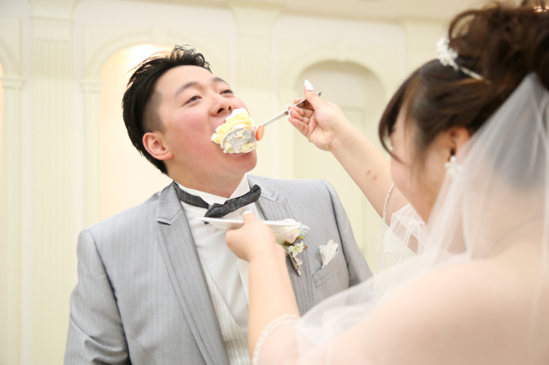 *ケーキカットとファーストバイト