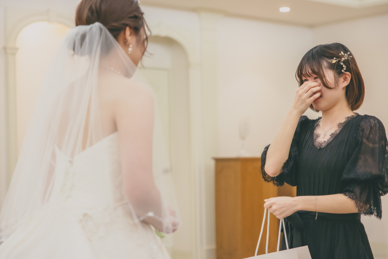 - 新婦様からご友人様へサプライズプレゼント -
