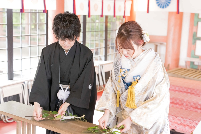 ★奉告祭★和装で神社へ!お二人が結婚されたことを、神様に感謝・奉告できる♪【2ポーズアルバム+12カットデータ】