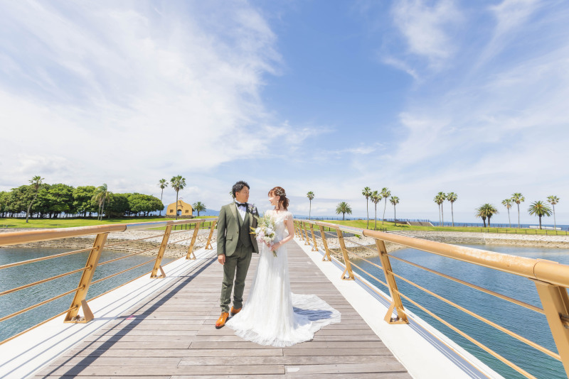 海辺や青空、グリーンバックにドレスが映える!!お二人の希望の場所でロケーション撮影♬全データプラン