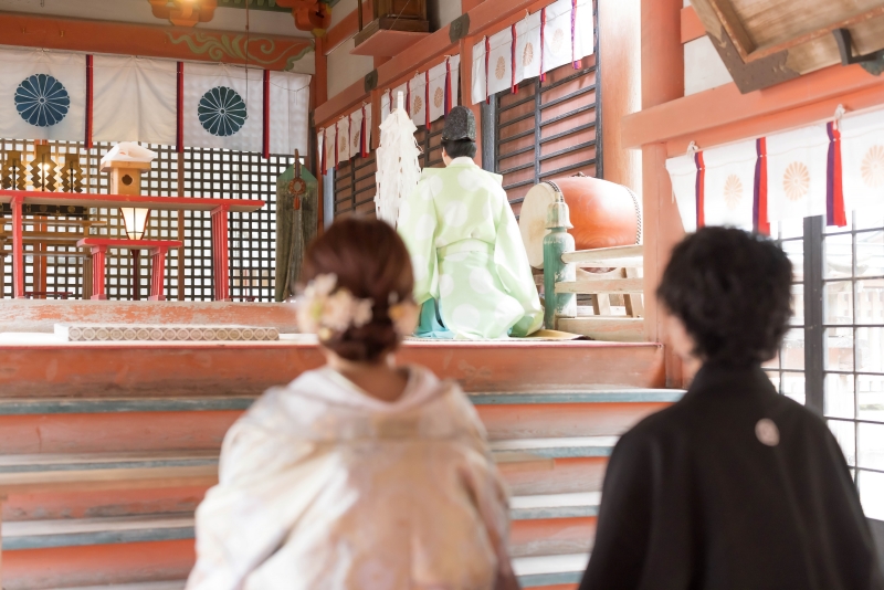 ★奉告祭★和装で神社へ!お二人が結婚されたことを、神様に感謝・奉告できる♪【2ポーズアルバム+12カットデータ】