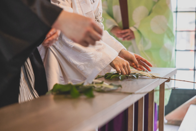 ★奉告祭★和装で神社へ!お二人が結婚されたことを、神様に感謝・奉告できる♪【2ポーズアルバム+12カットデータ】