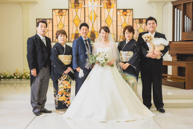 チャペルで家族写真プラン【ご両親の衣装(モーニング＆留袖（美容・お支度付き)×2】