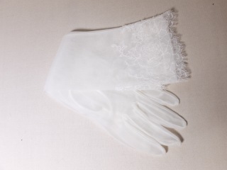 グローブ：レース