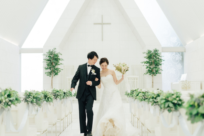 真っ白なチャペルで