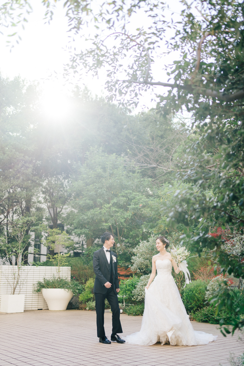 チャペル前のお庭で撮影♪