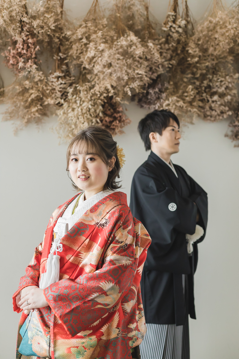 ドライフラワーを背景に