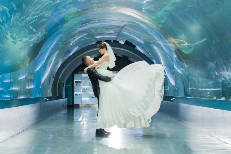 【洋装】思い出の水族館でフォトウエディング♪