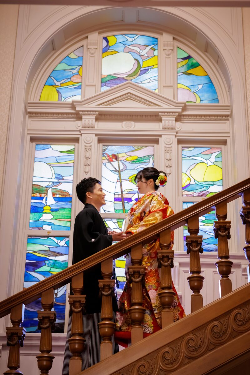 ステンドグラス前