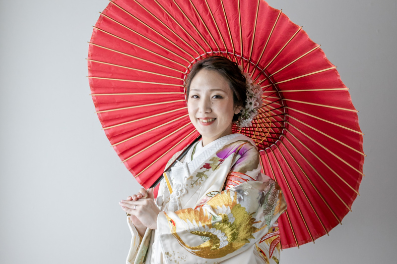 傘を使うのも、和装撮影の醍醐味!