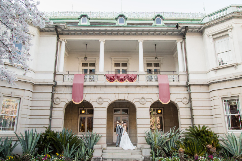 《庭園&貴賓館/洋装ロケーションフォト》約100年の歴史を刻む邸宅・貴賓館で贅沢な撮影を*撮影+衣装+美容+データ付き◎平日限定