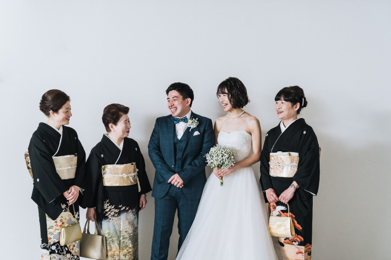 《ファミリーフォトウェディング》特別な1日を大切な家族と一緒に*何名招いても料金変動なし*撮影+衣装+美容+データ付の充実内容◎