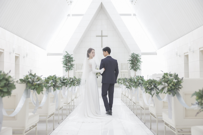 《ドレス2着撮影》本格チャペル撮影&スタジオでフォトウェディング*撮影+衣装+美容+データ付の充実内容