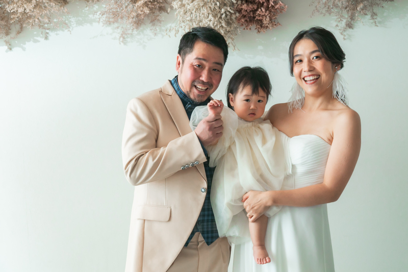 《お子様も一緒に*ファミリーフォトウェディング》家族で記念写真を残そう!安心サポート付*撮影+衣装+美容+データ付の充実内容◎