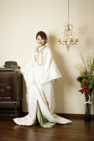 くすみ色掛下　　鶯　　に白打掛