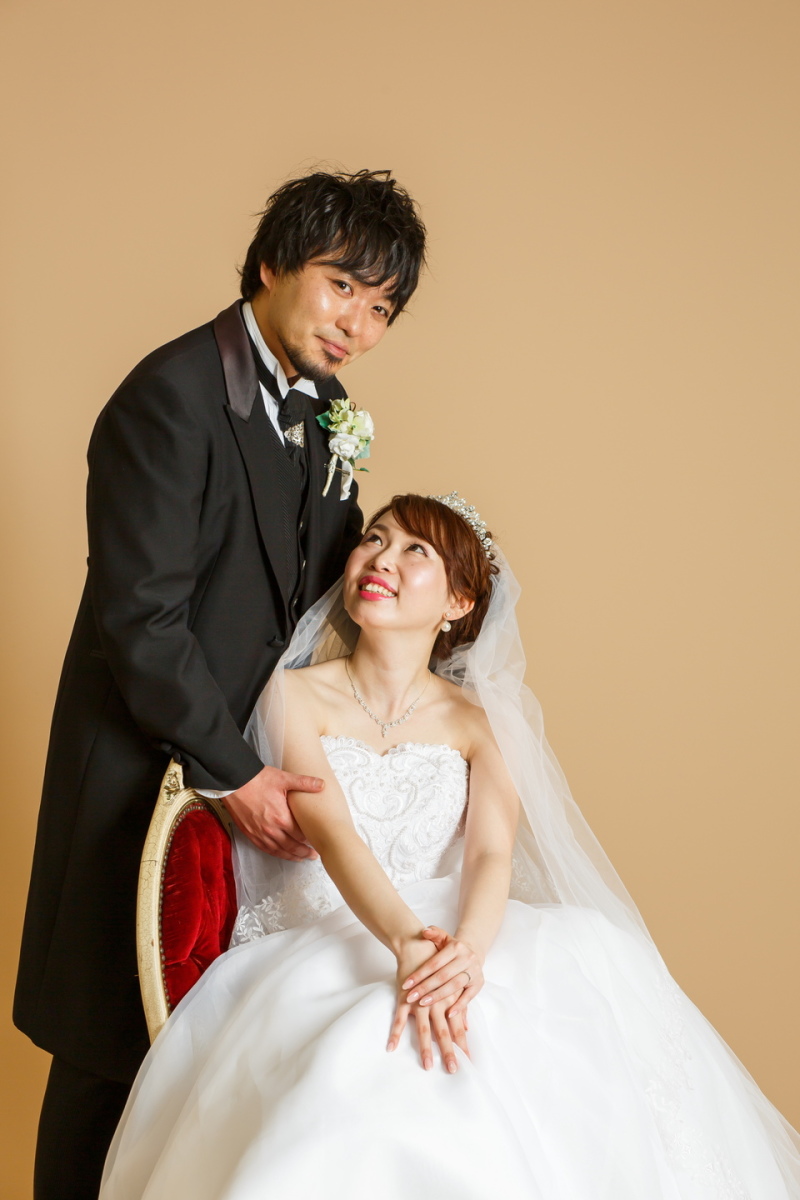 4着の衣装・ロケーションとスタジオで愉しんで!