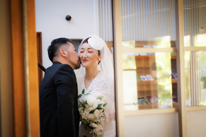 ベールアップと誓いのキスで厳かに・・・