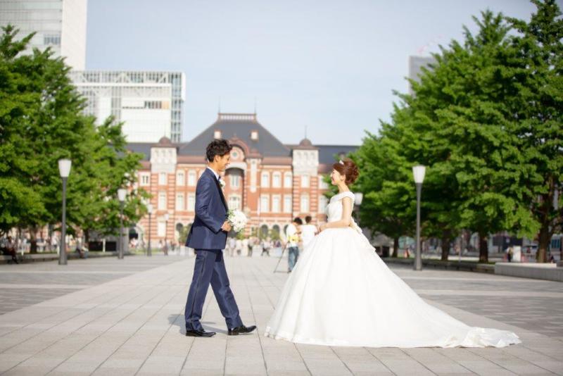 結婚式の後、夕暮れ前に撮影