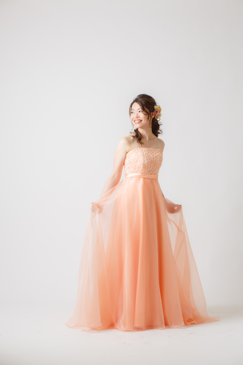 カラードレスも豊富なドレス屋さんの写真館!