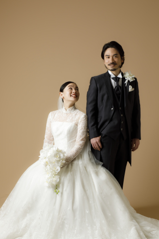 シンプルメイク、シンプル写真、グレードアップ無しの豊富なドレス