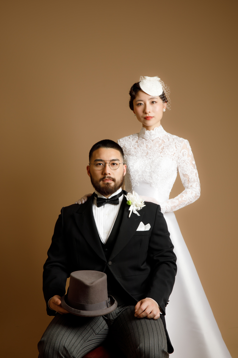 あえてタキシードではなく、モーニングコートで撮影