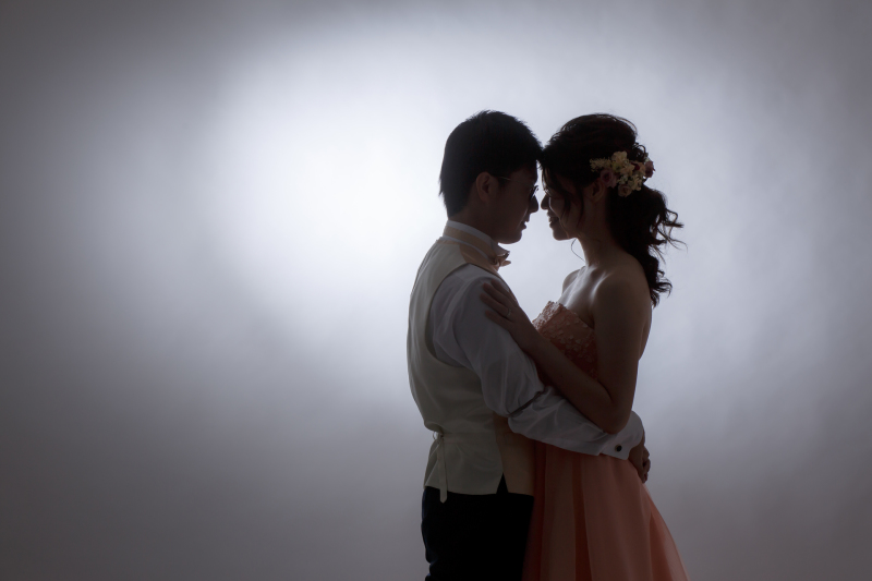 ライティングを変えればこんなシルエットも可能。